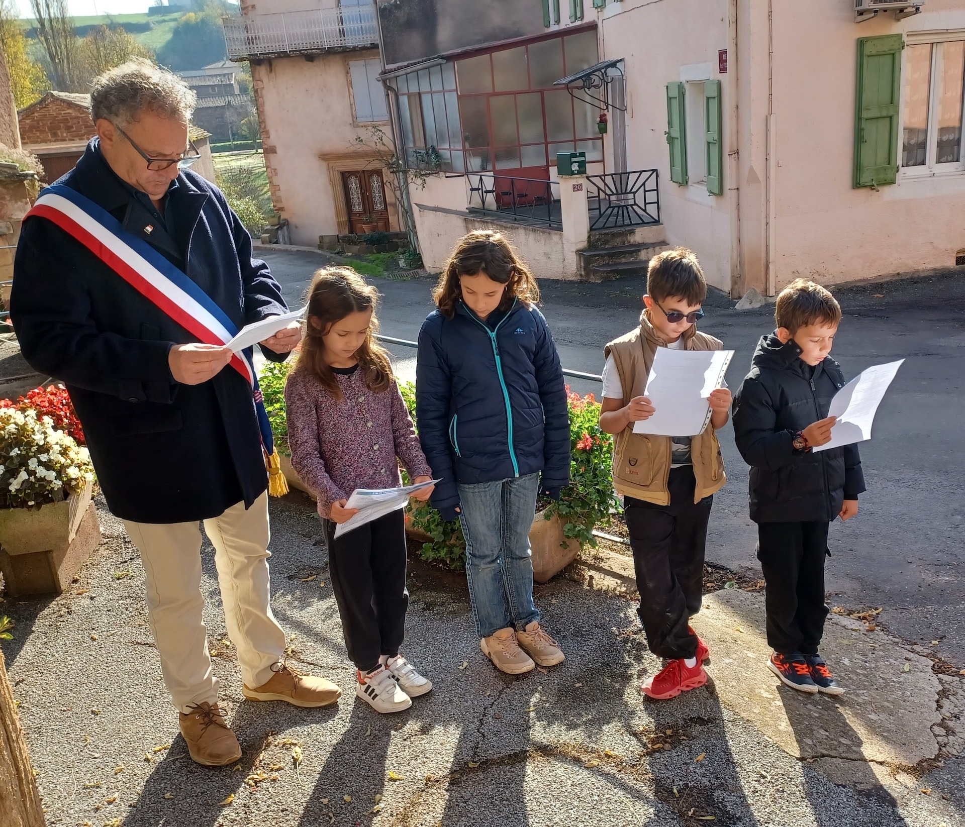 Lire la suite à propos de l’article SAINT-IZAIRE COMMEMORE LE 11 NOVEMBRE